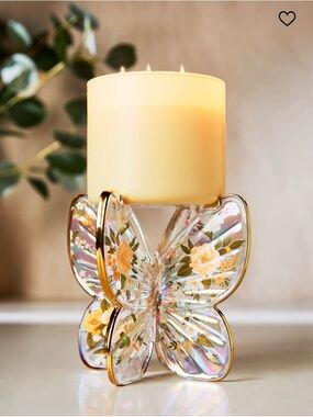 Bath & Body Works Glass Floral Butterfly
Pedestal 3-Wick Candle Holder